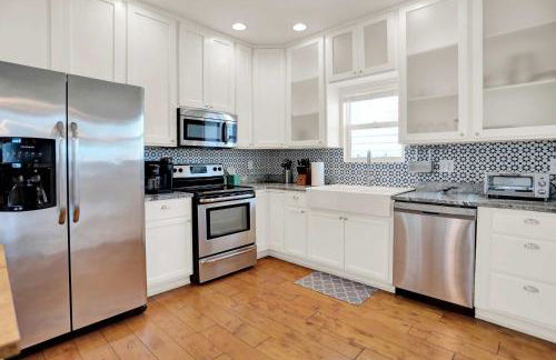 Fountain Square Gem with Rooftop Patio & Fire Pit- Family Friendly - Foto 14