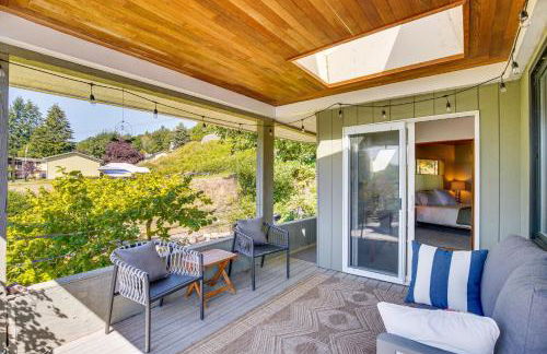 Gig Harbor Home Large Deck, Outdoor Dining Area - Foto 26