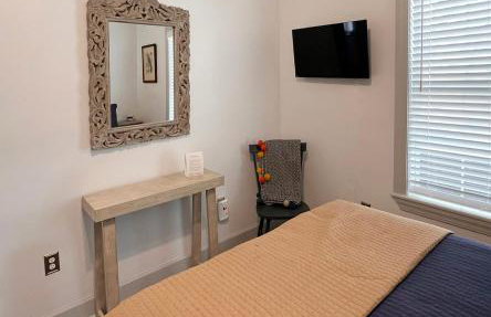 Creole Cottage - 2 Bed, 1 Bath, Pet Friendly with Fee, Walk to Downtown, Grill, Washer & Dryer - Foto 9