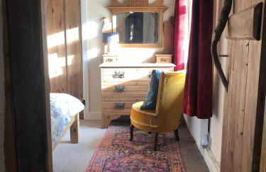 Lofthouse - secluded quirky cottage with sea views! - Photo 11