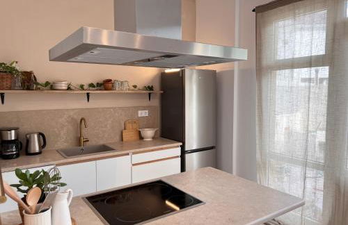 House of Hats II - Photo 5