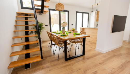 Casa con piscina a 5 km del centro de Sevilla - Foto 1