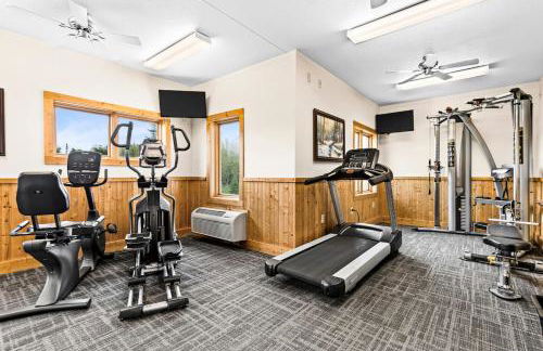 Breathtaking Lake Views Studio, 2 Queen Beds, Fireplace and Heated Indoor and Outdoor Pools - Foto 10