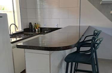 Casa nova com 3 quartos, equipada com Ar Condicionado, TV, Internet e Área de Lazer Completa - Boiçucanga - Foto 5