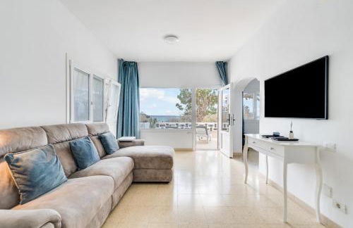 Home2Book Stunning Sea Front Apartment La Garita - Foto 1