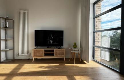 London City Island 1 Bedroom Luxury Apartments, Private Balcony - Photo 1