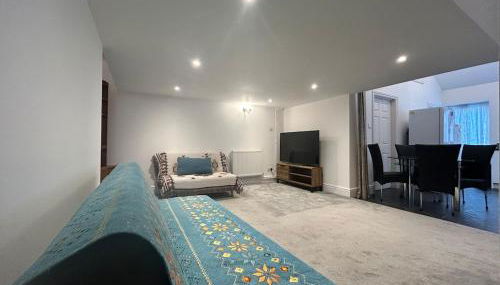 3 Bedroom Lovely Calm Independent Home - Foto 1