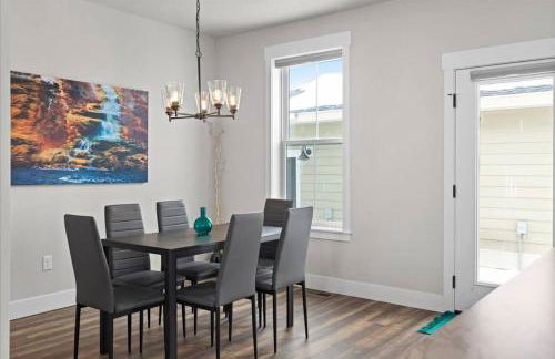 Stay with Style in this Townhome - Photo 14