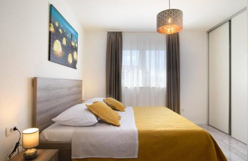 Villa Barbara & Zoran with heated swimming pool - Photo 43