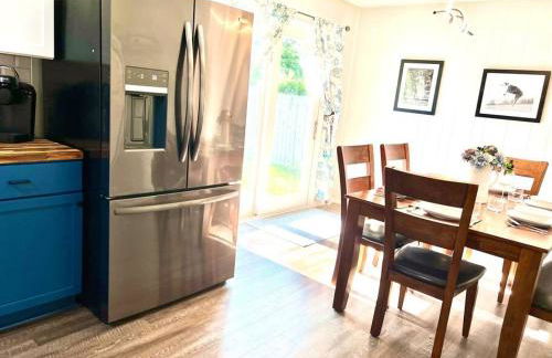 Private Ranch- Entire Home - Hot Tub - Pets & Kids Welcome - King Bed - Fenced Backyard - Free WiFi - Foto 17