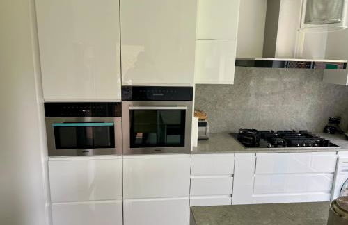 Timeless English Elegance 4BR Luxury Home in Petts Wood - Photo 20