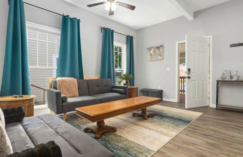 Recently Renovated Chic Durham Farmhouse - Photo 50