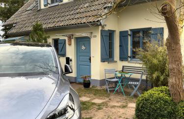 Frisch Saniert Ferienhaus Achterland - Strand, Sauna, Kamin, WLAN und ein großer Garten - Foto 24