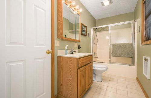 On a Whim Peaceful 2 bedroom home plus loft in charming lakefront community - Foto 18