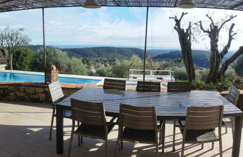 villa provençale en pierre avec vue sur la mer, piscine et jacuzzi - Foto 67