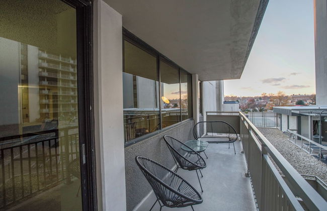 Modern Apt Near Airport & Metro - Photo 35