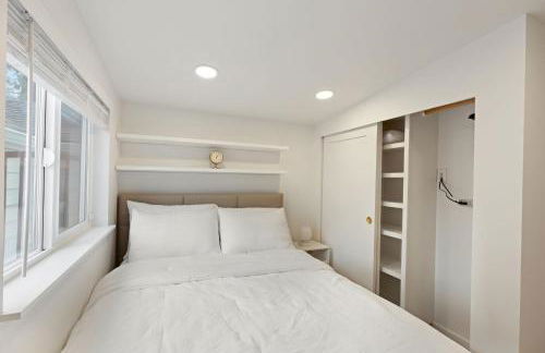 Cozy Bungalow Home 2br, 1ba - 9 min to Tacoma Dome - Foto 16