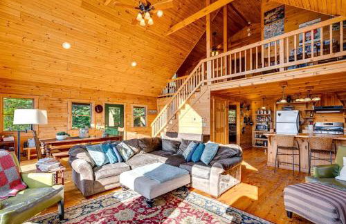 Secluded Luxury Cabin with Hot Tub on 40 Private Acres Near Moorefield, West Virginia - Foto 11