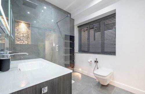 Maida Vale Gem by Little Venice with Stunning Garden - Photo 30