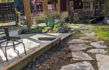 Little Bear's Bungalow; Log Cabin w/Mountain views - Foto 23