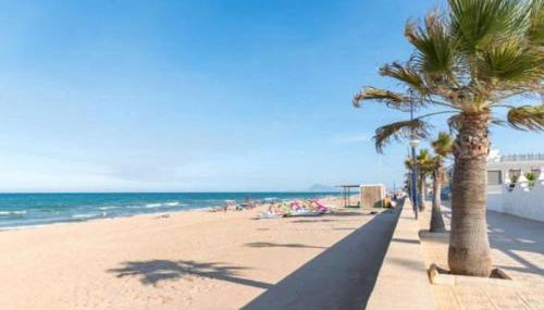 Apartamento en Primera Línea de Playa y Muy Céntrico - Foto 4