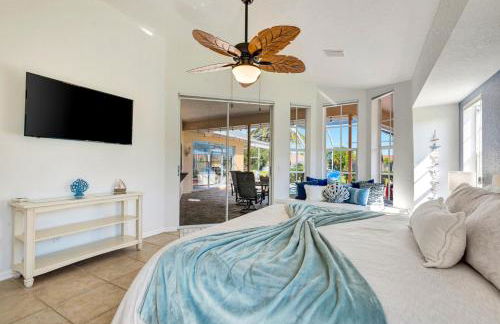 Spacious Canal-View Home with Pool and Game Room - Foto 32