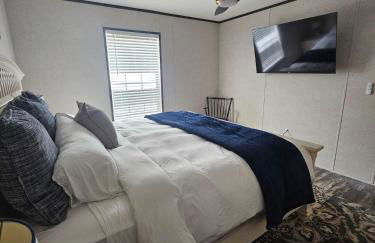 Fun, relaxing, charming retreat - Photo 22