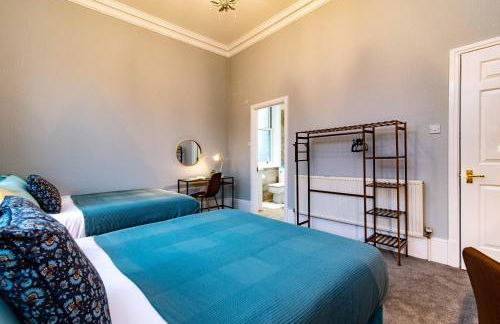 St Johns, Wakefield - Self check in & free parking - Foto 37