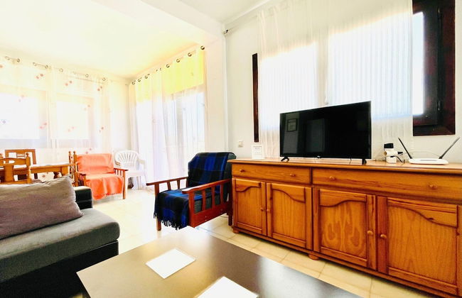 Mountain-view Apartment by Sea - Foto 14