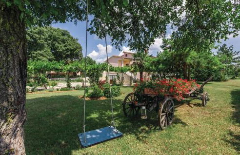 2 Bedroom Amazing Apartment In Kanfanar - Foto 5