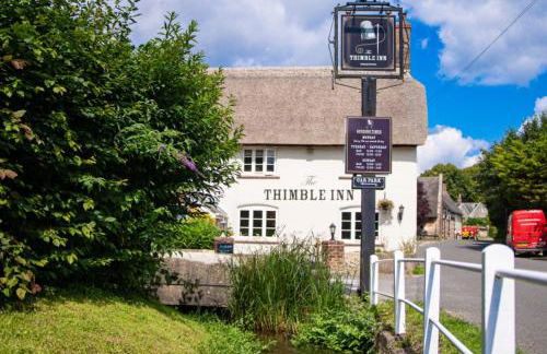 Stylish 1-bed Cottage Escape in Piddlehinton - Photo 31