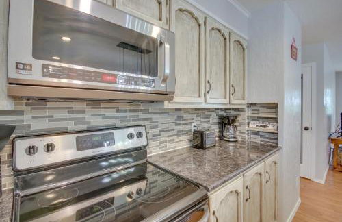 Yard and 15 Boat Slip Waterfront Grove Getaway - Foto 9