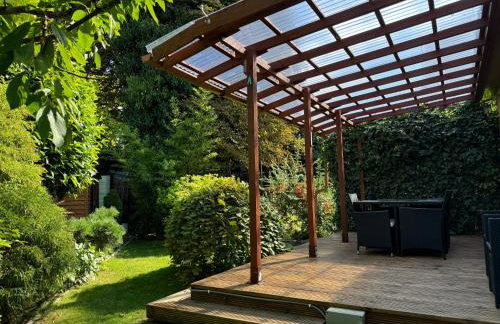 Luxurious 3Bed House with Spa Bath & Garden - Foto 7