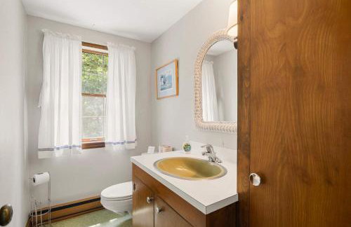 Great location with Water Views - Foto 19