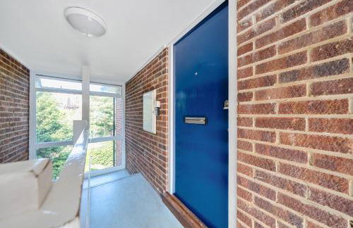 Delightful first floor two bed apartment five minutes walk from Dorking town centre - Foto 8