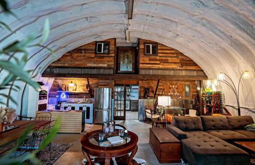 Hill Country Hangar with hottub, 7 minutes from the river and lake - Foto 1