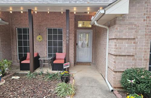 DFW Family Fun Retreat Game Room Pool Table Air Hockey Arcade Work Space Grill BBQ Firepit - Foto 35