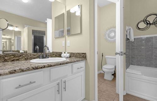 Luxury 4BR Home - Private Pool BBQ - Near Disney - Foto 19