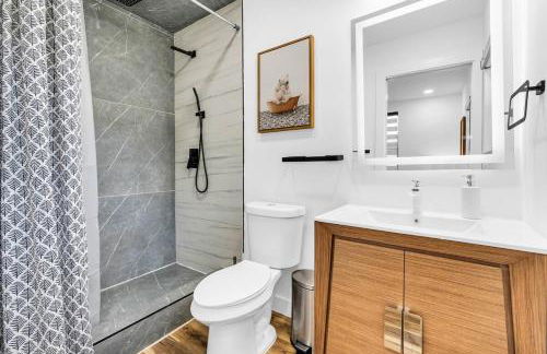 Modern Home with large private yard - Next to downtown & beach & airport - Pet friendly - Foto 8