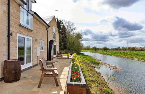 Finest Retreats - The Holt - Photo 19