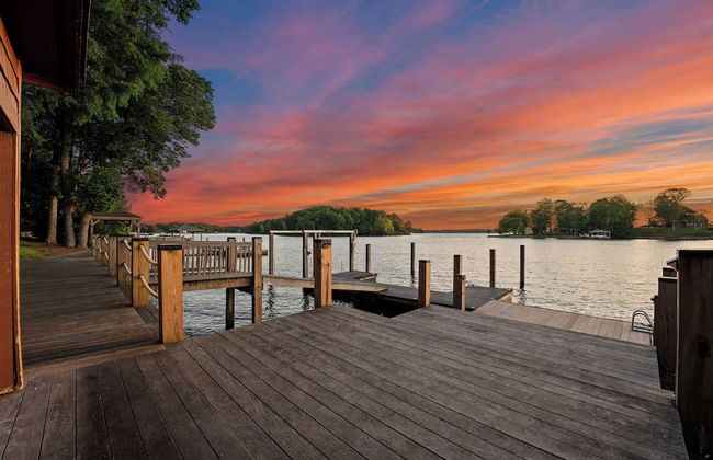 Private Dock, Hot Tub, Game Room, Firepit Sunset Shores Resort The Homestead - Foto 8