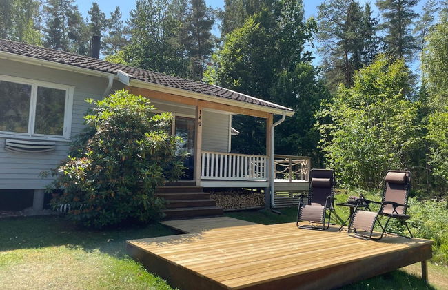 Bright Holiday House by the Lake - Photo 32