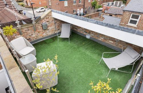 The Terrace - Beautiful 1-Bed with Roof Terrace Pass the Keys - Photo 3