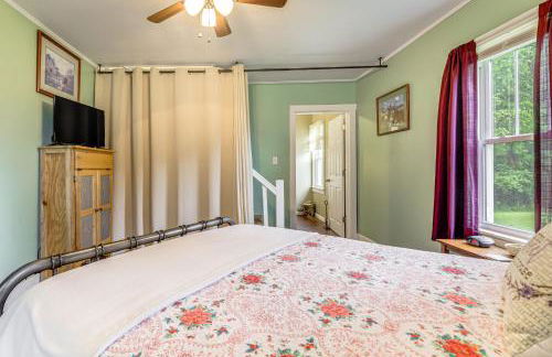 Grandmas Farm House on 125 Acres with Fire Pit! - Foto 13