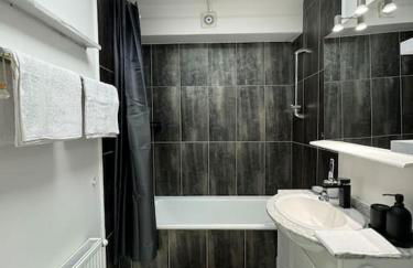 Confort et charme aux Arcades - Foto 2