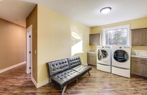 Deck and Views Scenic Group Getaway in Lakeside! - Foto 26