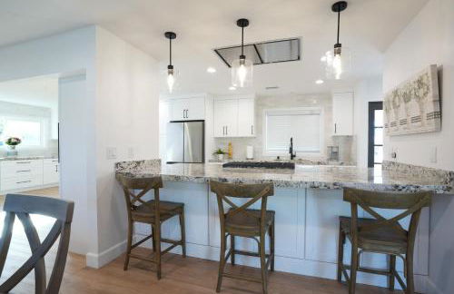 Awesome 5 bedroom 3 bath pool home with in-ground jacuzzi - Foto 6