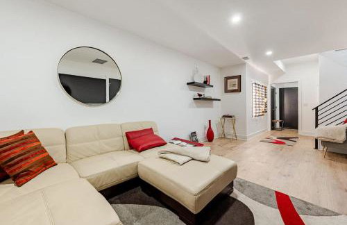 Modern Lakeview Home with Private Dock Sleeps 5 - Foto 19