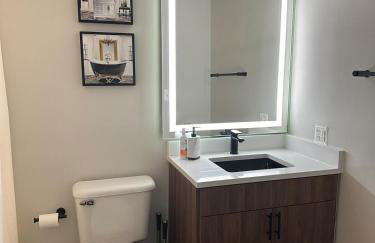 Beautiful Arlington Apartment with Pool & Parking! - Foto 27