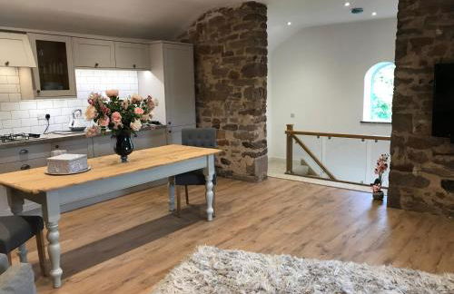 THE HAYLOFT CHESHIRE - Photo 47